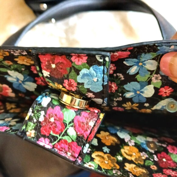 STEVE MADDEN - Black/Gold Tote - Picture 10 of 10